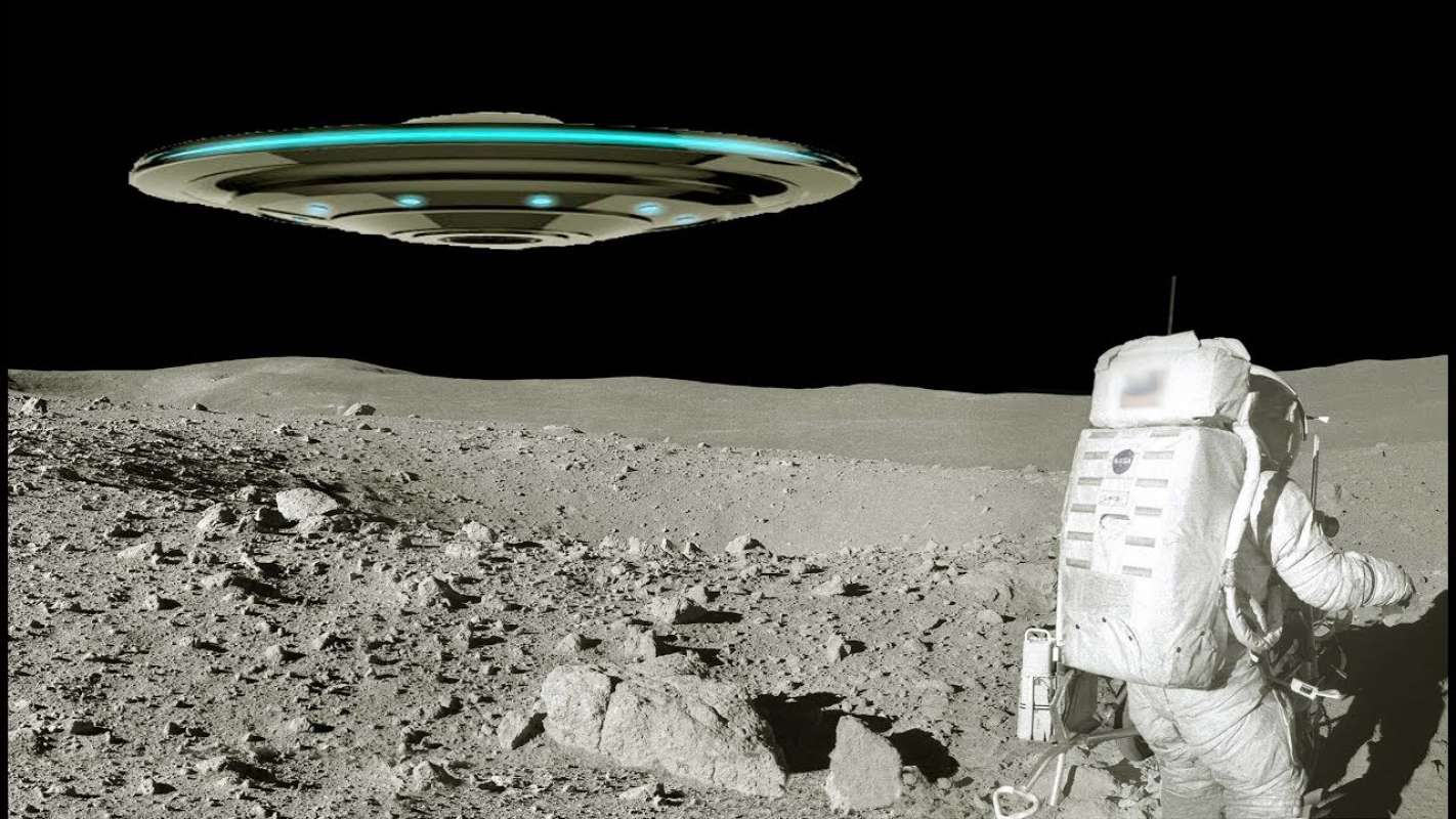 Фото инопланетного корабля на луне